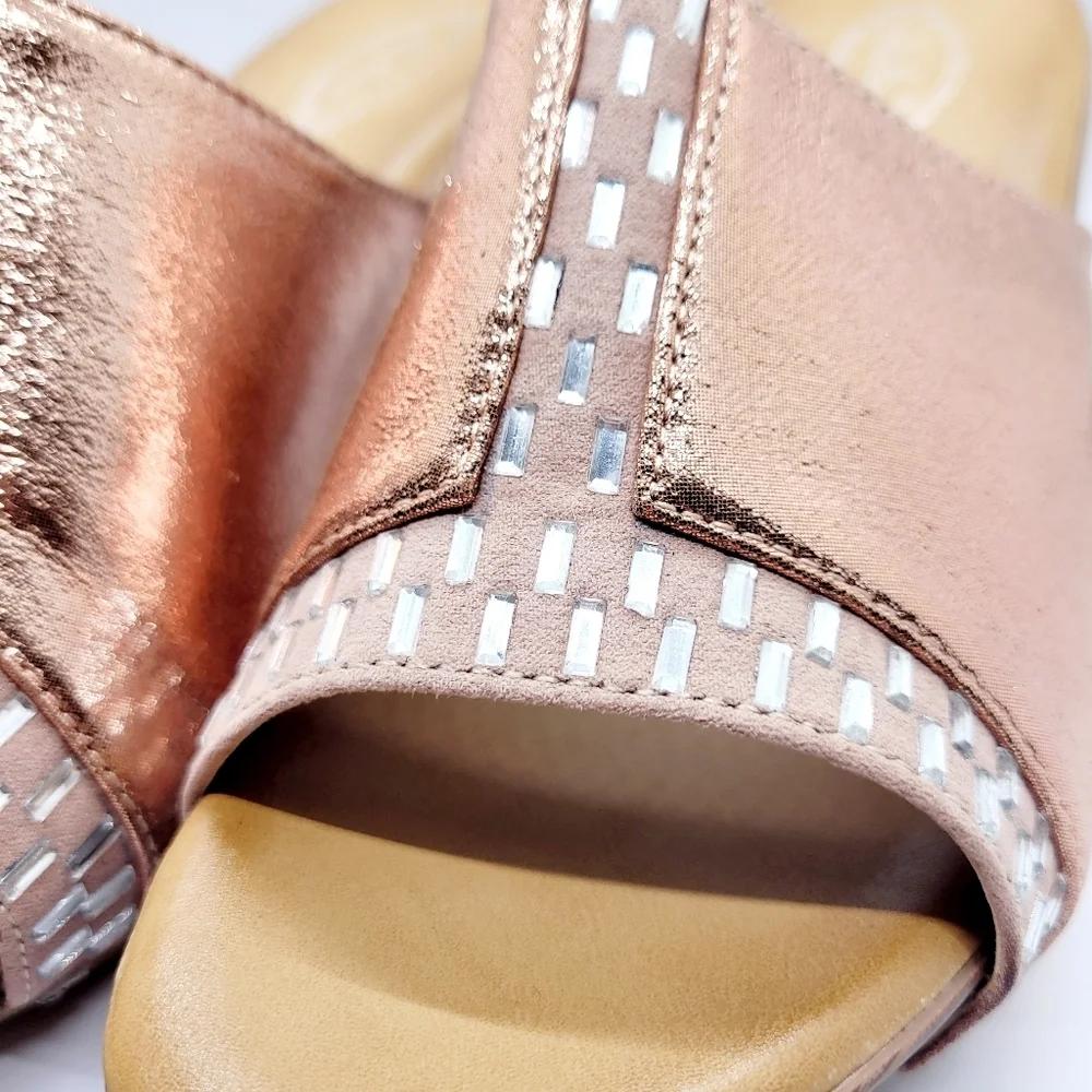 New Champagne Rhinestone Embellished Metallic Cusion Wedge Platform Sandals Sz 7